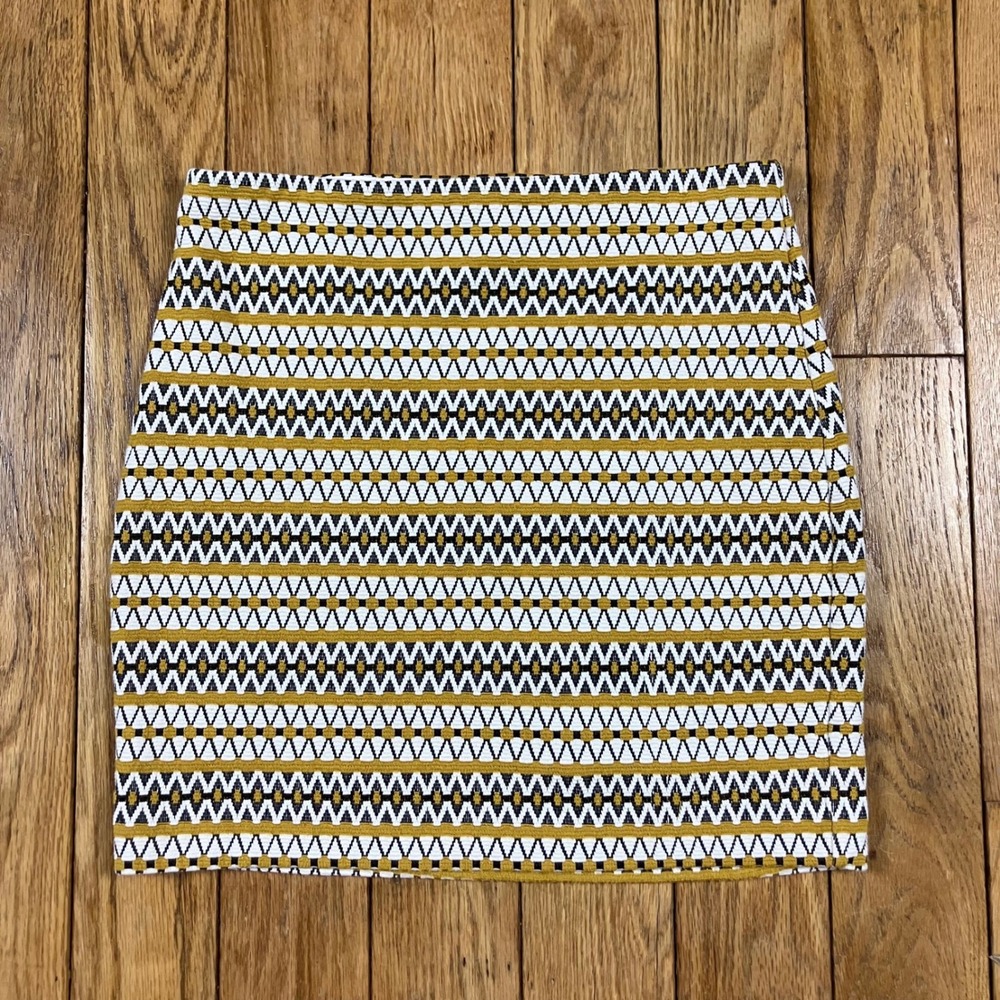 Express Geometric Jacquard Mini Skirt Mustard Yellow Black White Zigzag XS‎